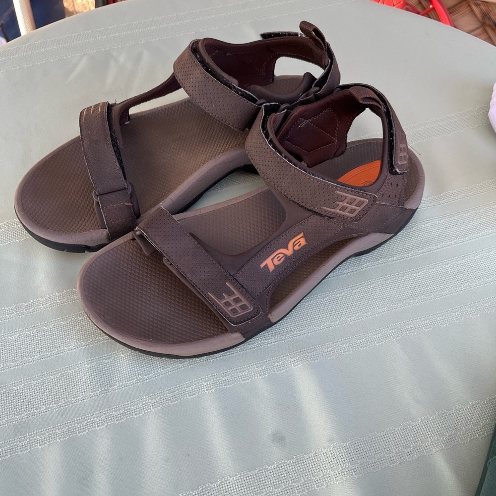 Teva Men’s Dark Brown Outdoor Sport Sandals size 9